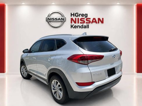 Used 2018 Hyundai Tucson SEL FWD image 2