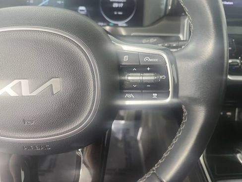 Used 2023 Kia Sorento SX AWD/4WD image 13