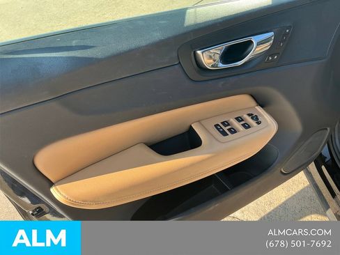 Used 2018 Volvo XC60 T5 Inscription w/ Luxury Seat Package AWD/4WD image 10