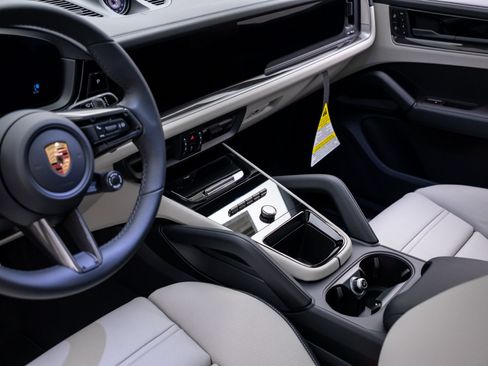 New 2026 Porsche Cayenne S AWD/4WD image 13