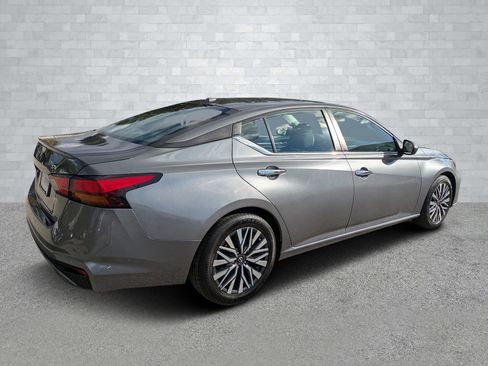 Used 2023 Nissan Altima 2.5 SV image 5