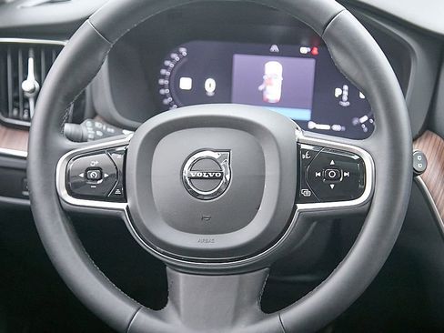 Certified 2023 Volvo XC60 B5 Plus w/ Climate Package image 26