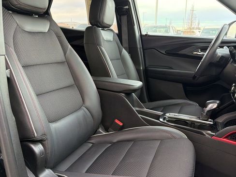 Used 2022 Chevrolet TrailBlazer RS w/ Technology Package image 8