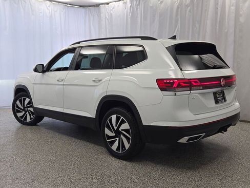 Used 2024 Volkswagen Atlas SE AWD/4WD image 17