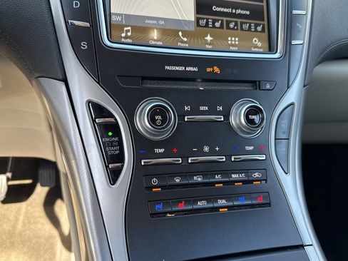Used 2017 Lincoln MKX Reserve AWD/4WD image 28