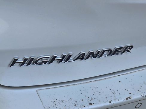 Used 2017 Toyota Highlander Limited FWD image 35