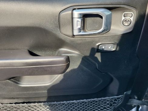 Certified 2020 Jeep Wrangler Unlimited Rubicon w/ Cold Weather Group image 26