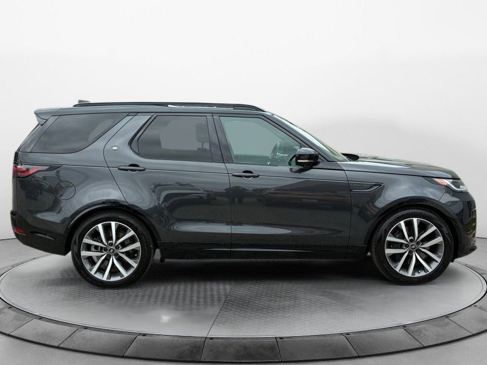 Certified 2025 Land Rover Discovery Dynamic SE AWD/4WD image 8