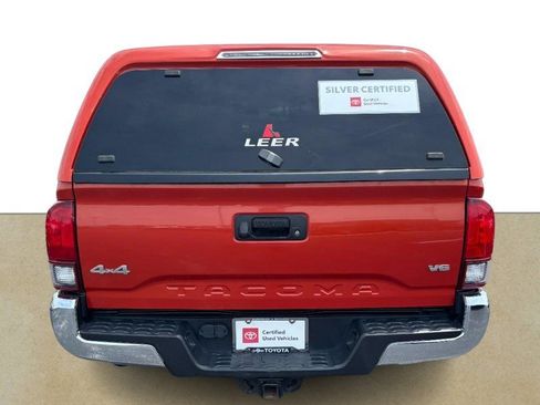 Used 2018 Toyota Tacoma SR5 AWD/4WD image 5