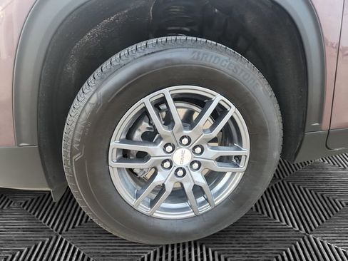 Used 2025 GMC Acadia Elevation image 14