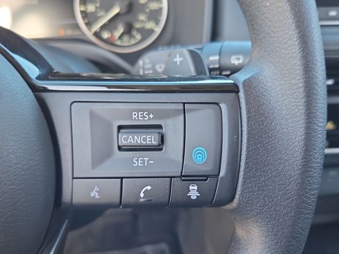 Used 2023 Nissan Rogue SV FWD image 29