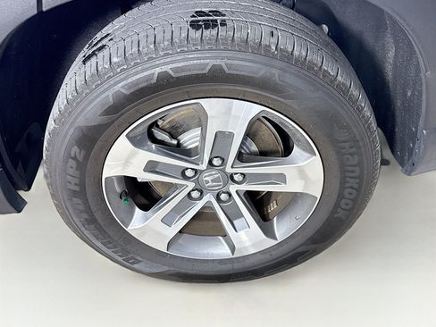 Used 2025 Honda Pilot EX-L image 37