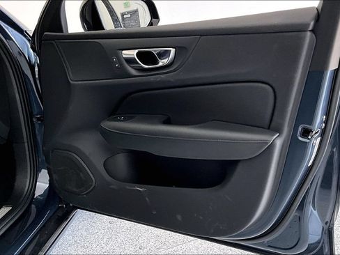 Used 2025 Volvo S60 B5 Core FWD image 22