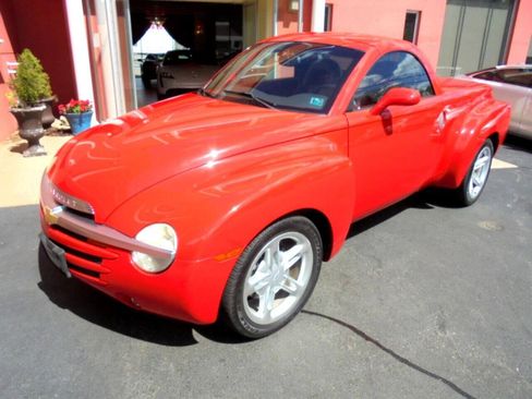 Used 2005 Chevrolet SSR w/ Preferred Equipment Group RWD image 37