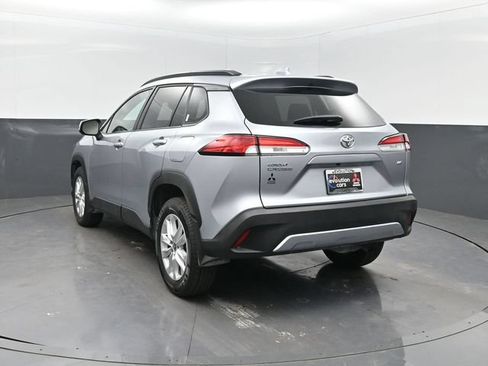 Used 2024 Toyota Corolla Cross LE FWD image 3