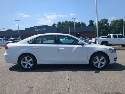 Used 2013 Volkswagen Passat 2.5 SE FWD image 3
