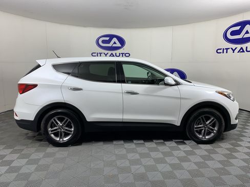 Used 2018 Hyundai Santa Fe Sport FWD image 2