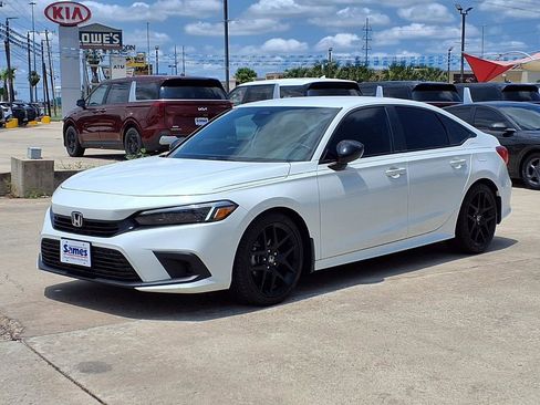 Used 2024 Honda Civic Sport image 4