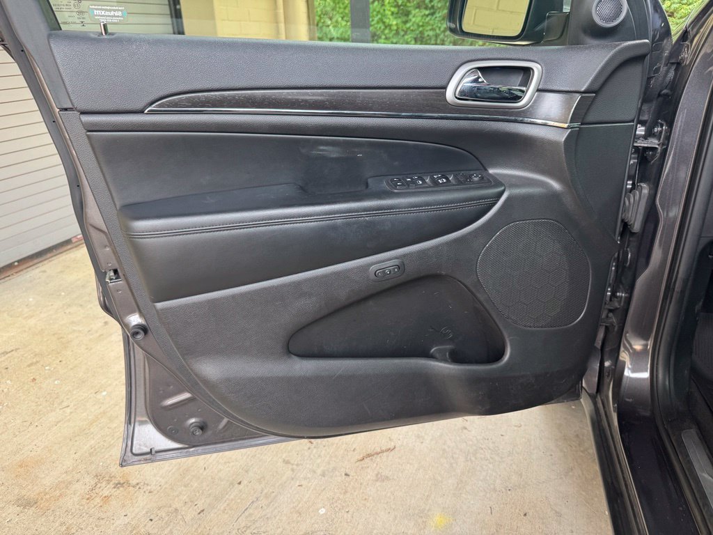 Used 2018 Jeep Grand Cherokee Limited AWD/4WD image 13