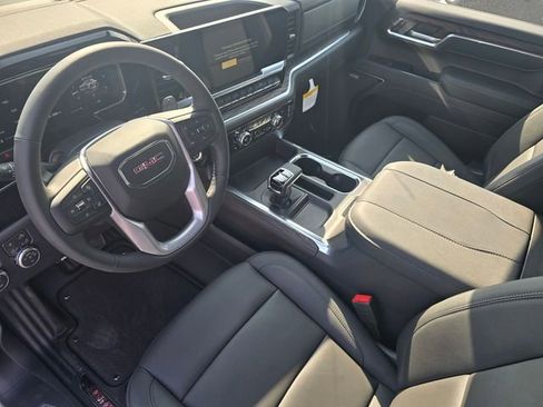 New 2026 GMC Sierra 1500 SLT image 18