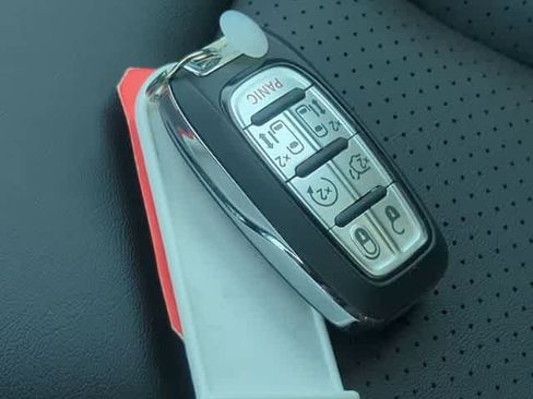 New 2026 Chrysler Voyager LX image 36