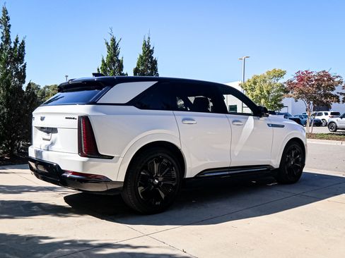 Used 2025 Cadillac Escalade IQ Sport 2 image 11