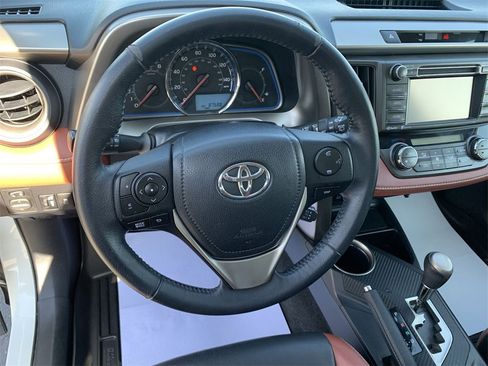 Used 2014 Toyota RAV4 Limited image 15
