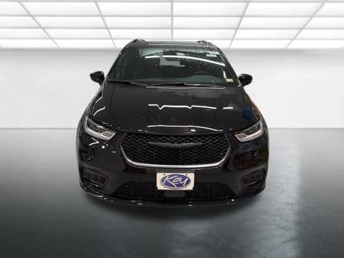 New 2026 Chrysler Pacifica Select w/ S Appearance Package image 11