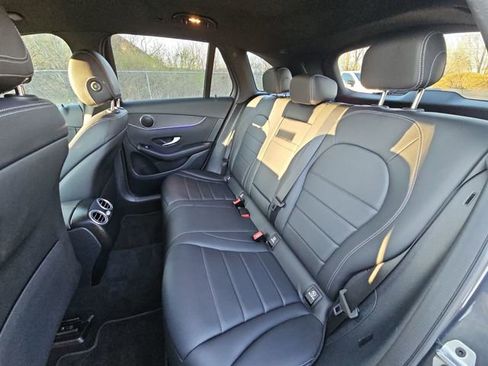 Used 2022 Mercedes-Benz GLC 300 4MATIC image 24