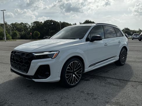New 2026 Audi SQ7 Premium Plus AWD/4WD image 5