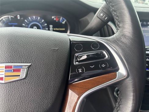 Used 2020 Cadillac Escalade Premium Luxury AWD/4WD image 23