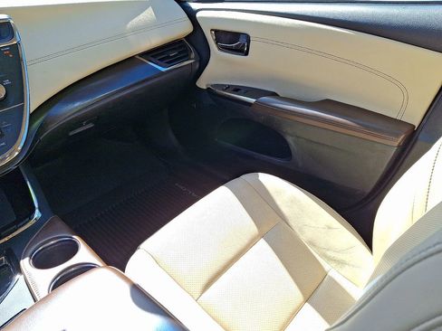 Used 2018 Toyota Avalon Limited w/ All Weather Liner Package FWD image 16