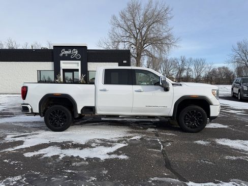 Used 2022 GMC Sierra 2500 Denali w/ Denali Ultimate Package image 3