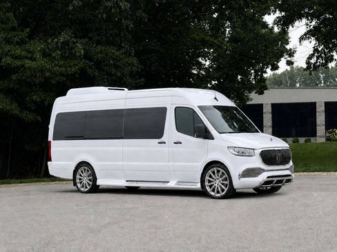 Used 2026 Mercedes-Benz Sprinter 2500 image 4