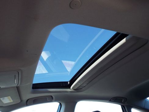 Used 2023 Honda Accord EX image 9