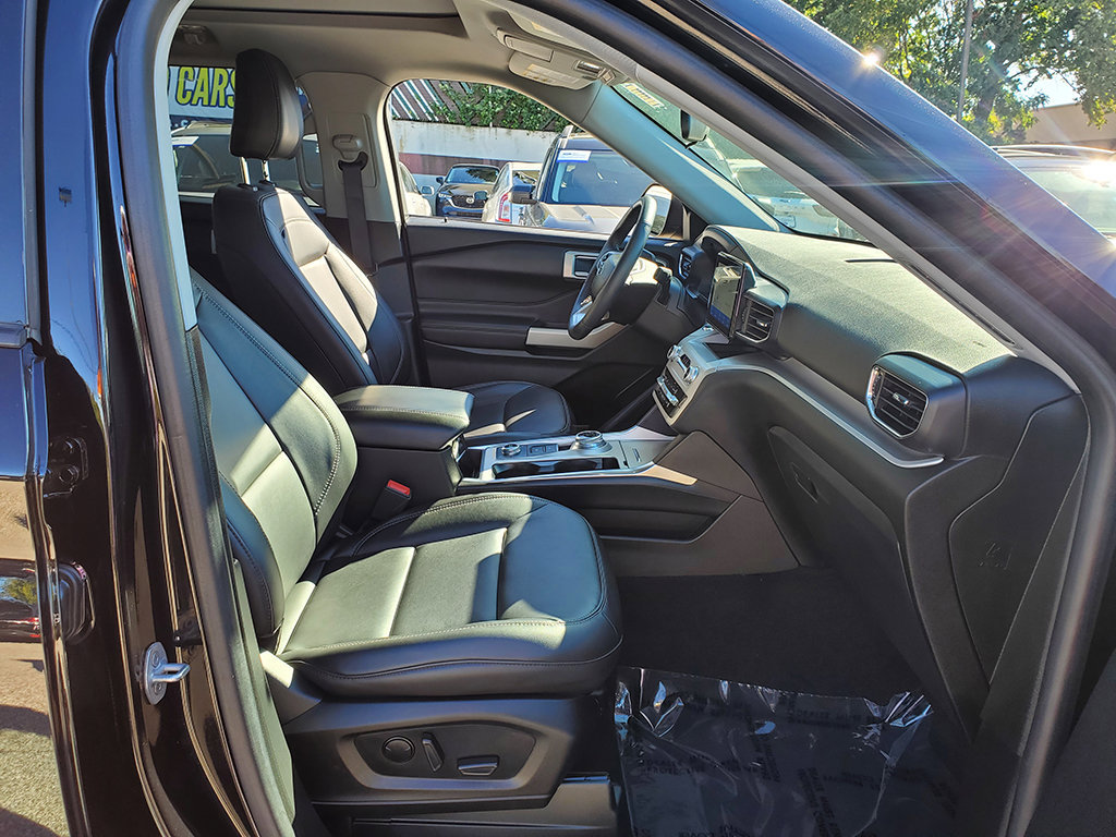 Certified 2023 Ford Explorer XLT w/ Equipment Group 202A AWD/4WD image 20