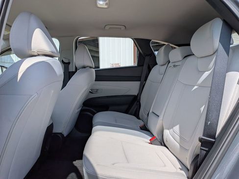 Used 2025 Hyundai Tucson SE FWD image 25