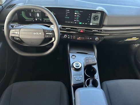 New 2026 Kia Sportage LX image 16