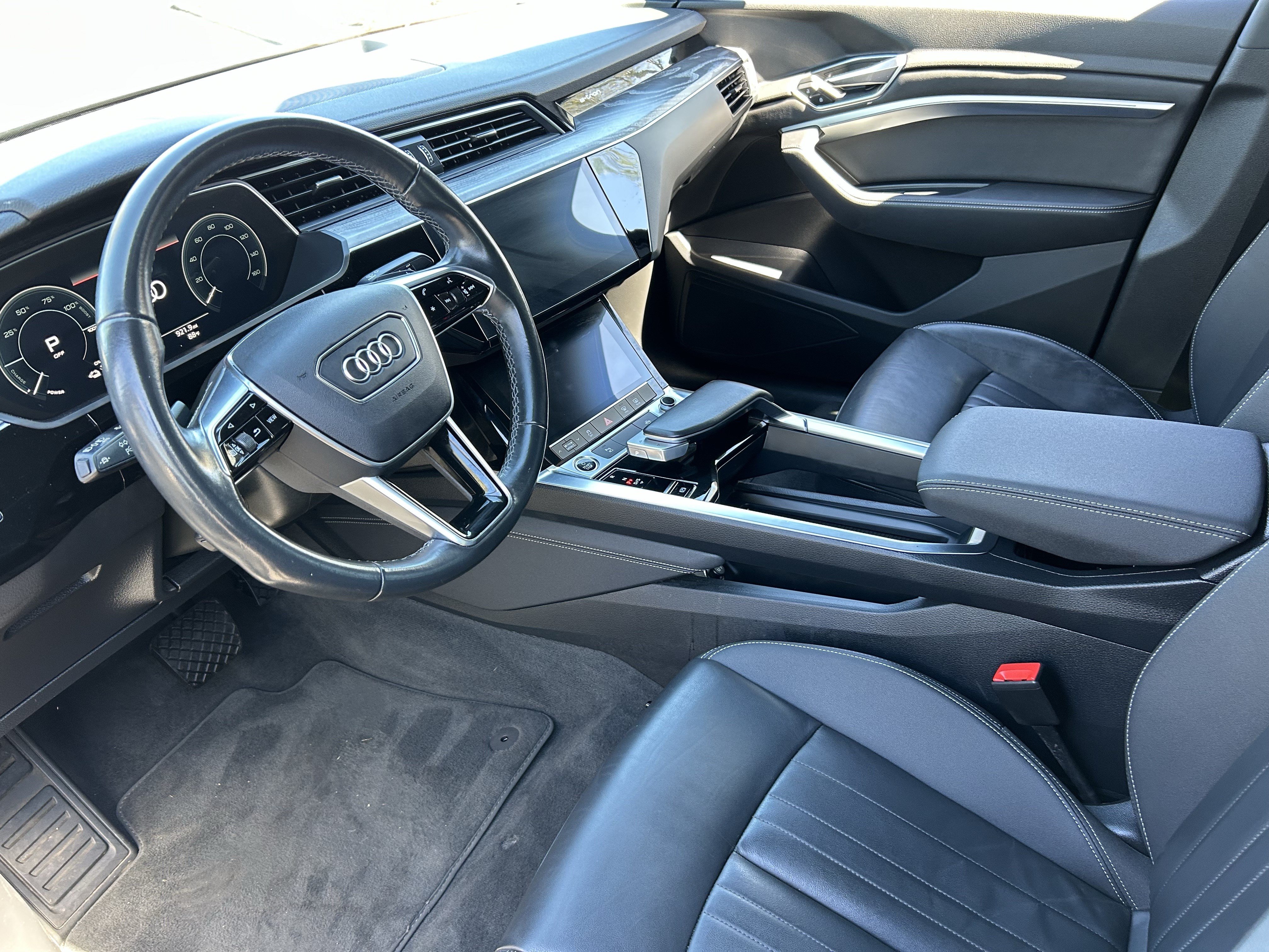 Used 2024 Audi Q8 e-tron Premium AWD/4WD image 16
