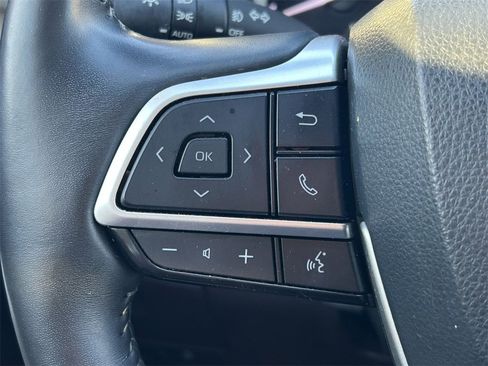 Certified 2022 Toyota Highlander Platinum image 40