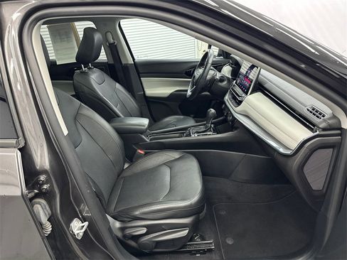 Used 2022 Jeep Compass Limited w/ Sun and Sound Group image 14