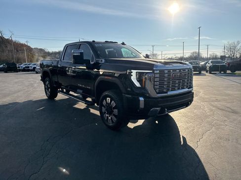 New 2026 GMC Sierra 3500 Denali w/ Denali Reserve Package image 4