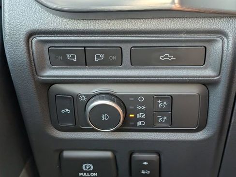 Used 2022 Ford F150 Lariat w/ Equipment Group 502A High image 27