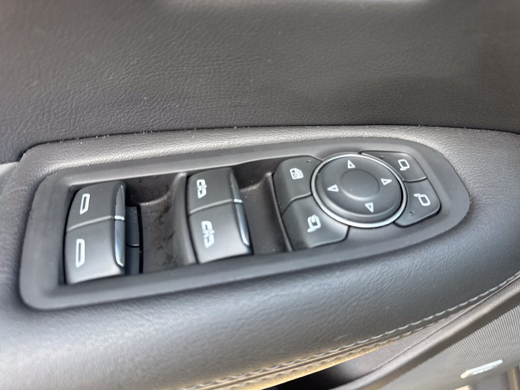 Used 2023 Cadillac XT5 Premium Luxury w/ LPO, Floor Liner Package AWD/4WD image 22
