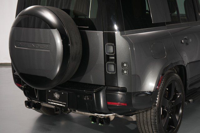 Used 2026 Land Rover Defender 110 X-Dynamic SE AWD/4WD image 11