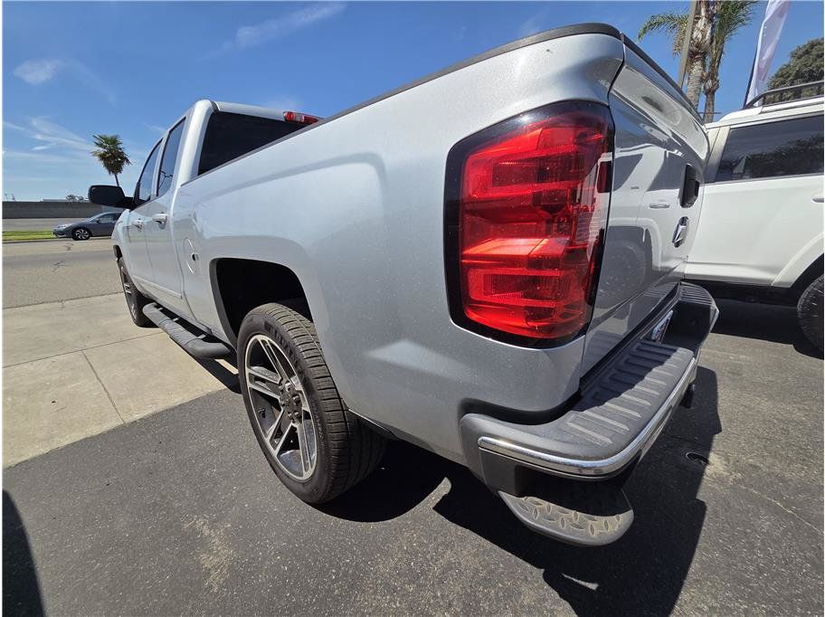 Used 2019 Chevrolet Silverado 1500 LT w/ LPO, Black Pack AWD/4WD image 9
