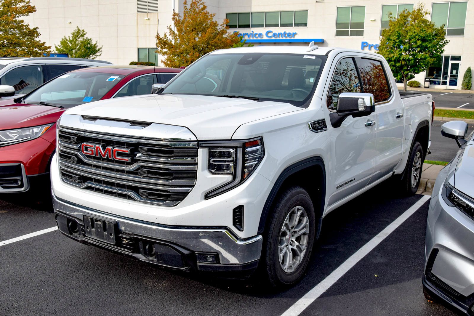 Used 2024 GMC Sierra 1500 SLT AWD/4WD image 12