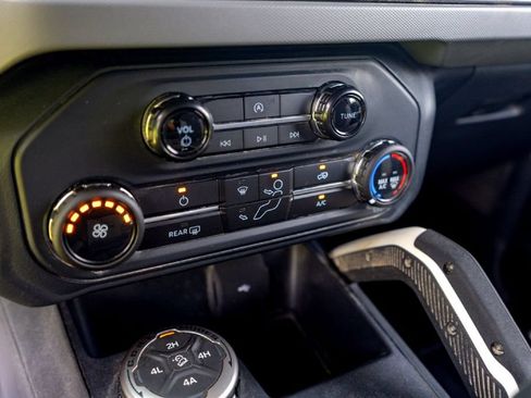 Used 2022 Ford Bronco 2-Door w/ Sasquatch Package AWD/4WD image 17