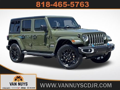 Used 2023 Jeep Wrangler Unlimited Sahara w/ Cold Weather Group AWD/4WD image 1
