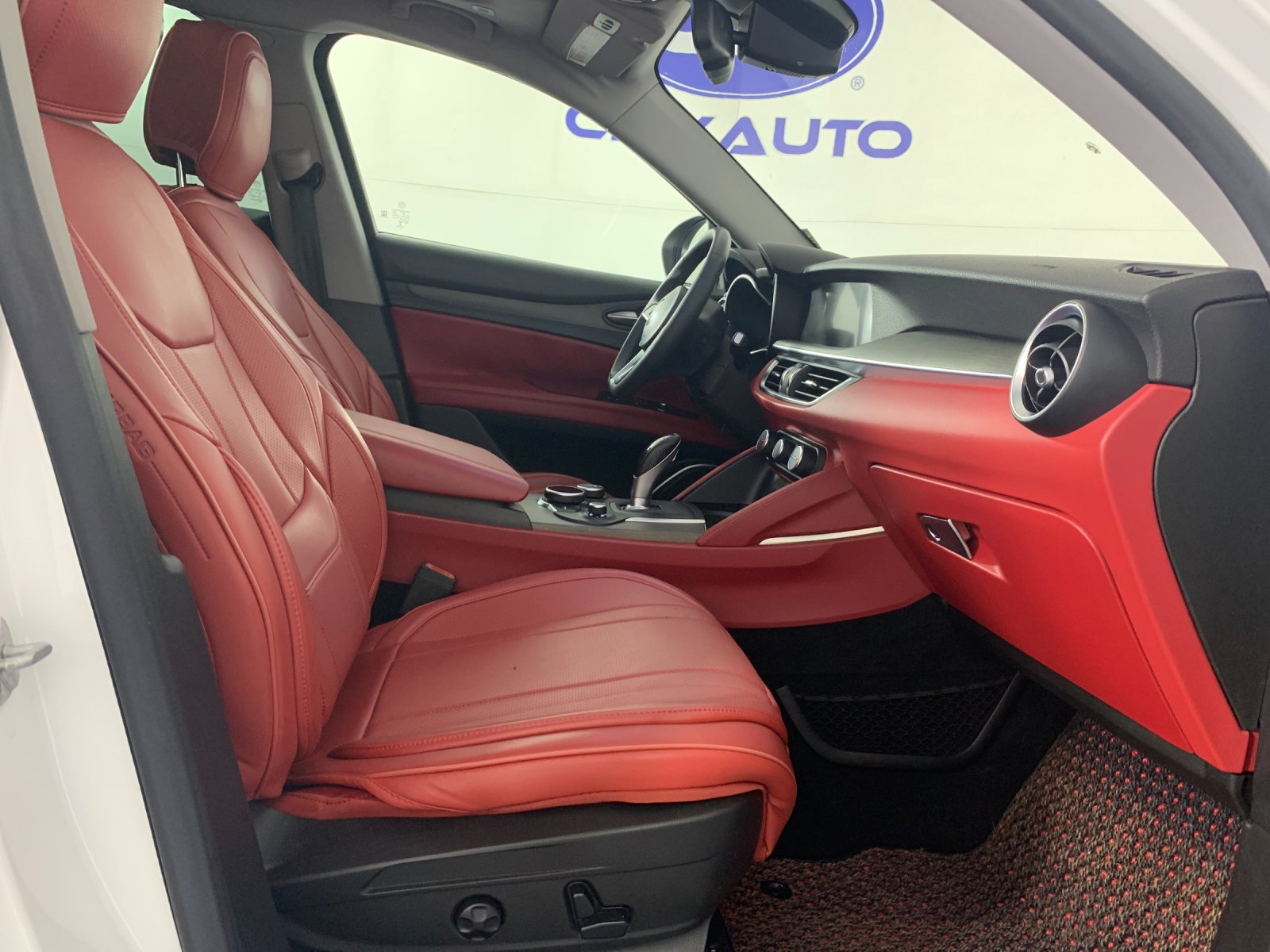 Used 2019 Alfa Romeo Stelvio Ti AWD/4WD image 29